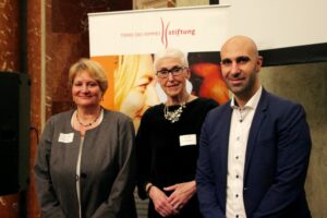 Read more about the article Erfolgreicher TERRE DES FEMMES Stiftungsabend mit Ahmad Mansour und Berlin Lights